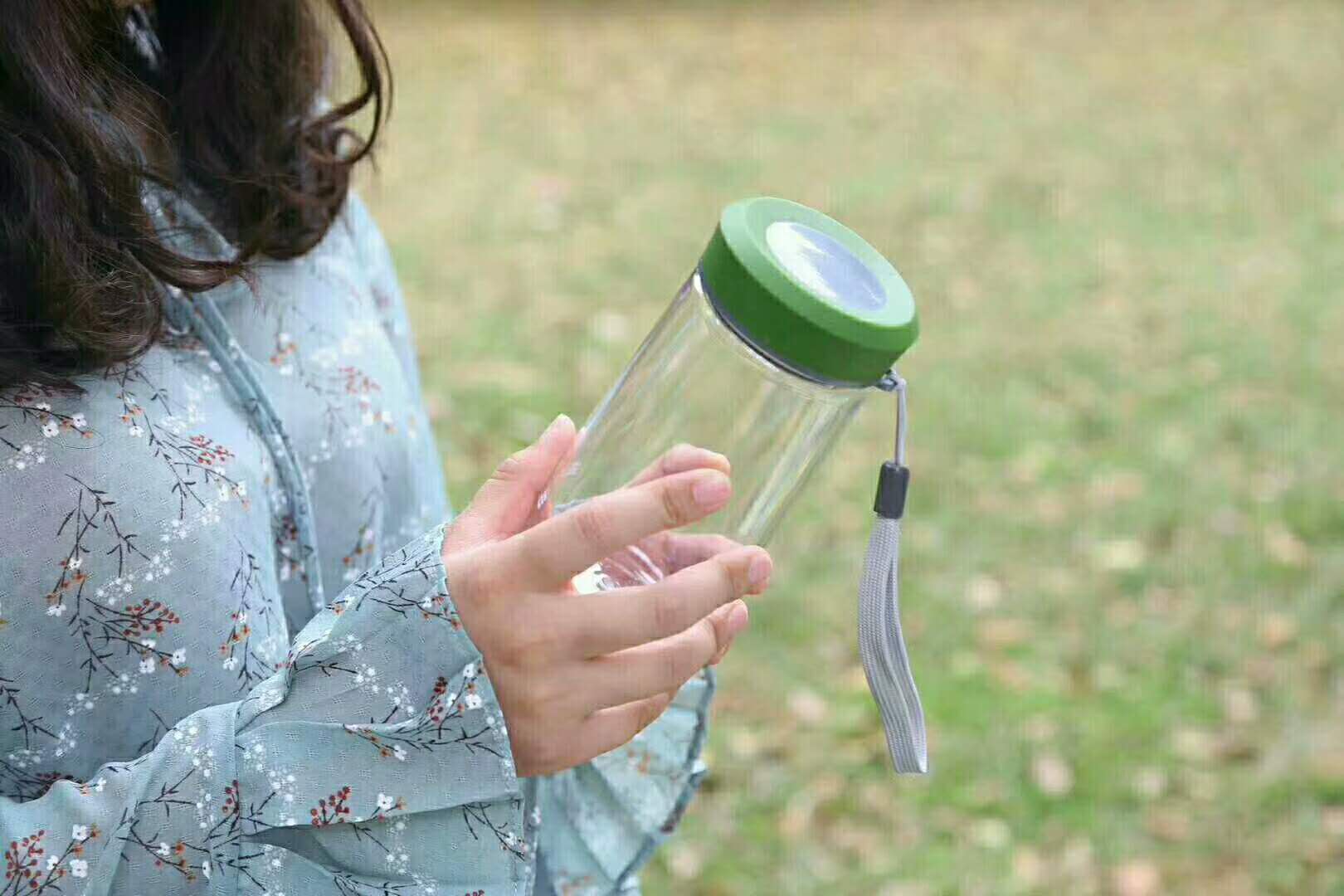 如何正确选择塑料水杯，冠一容器给出答案！